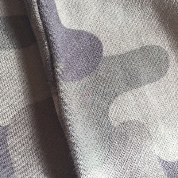 Worn a few times excellent used condition still soft small stain - Picture 4 of 5